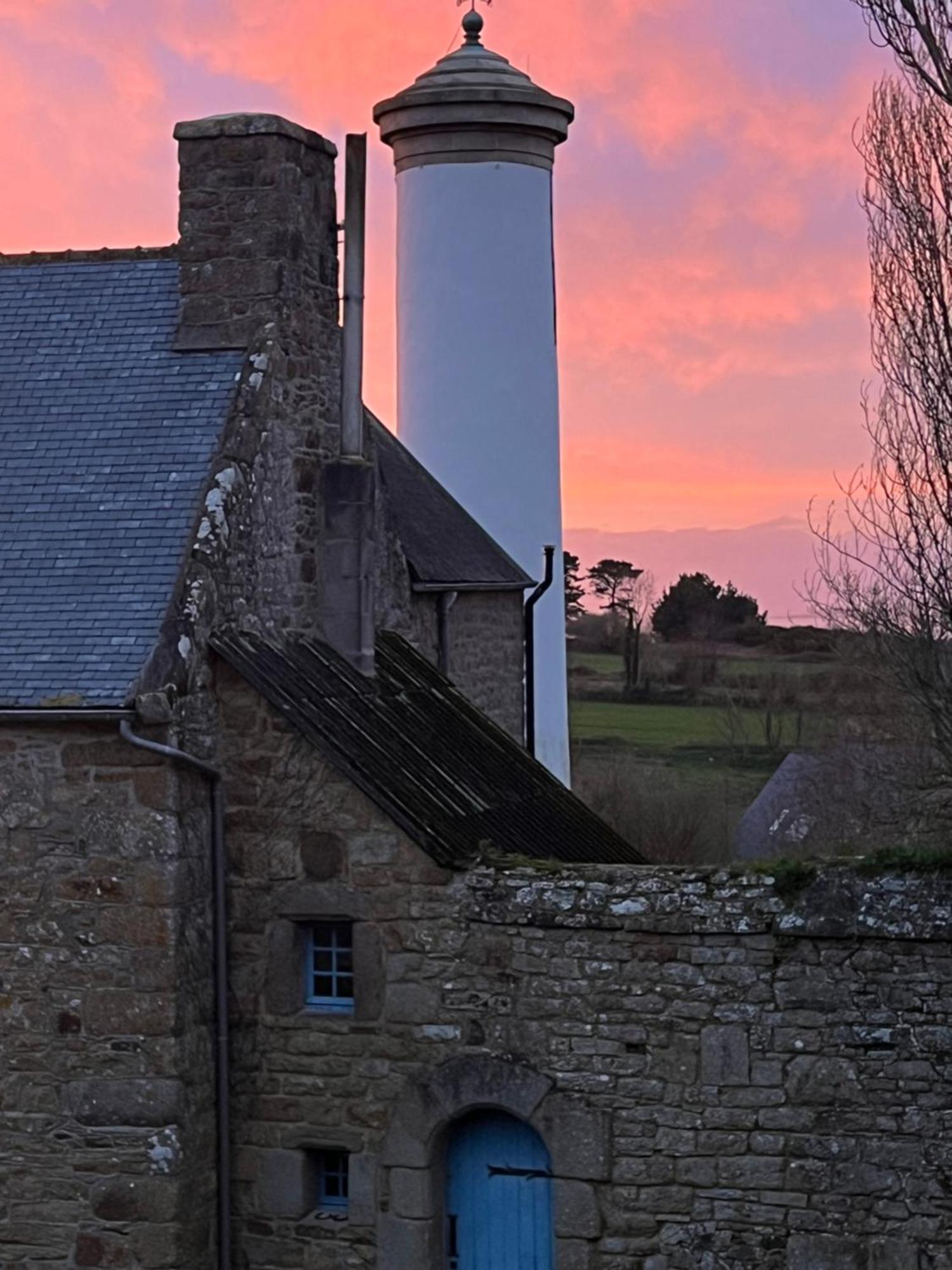 Les Ecolodges Sous Le Phare Louannec Exterior foto